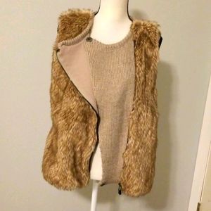 Forever 21 faux fur/sweater mix Mobwife vest